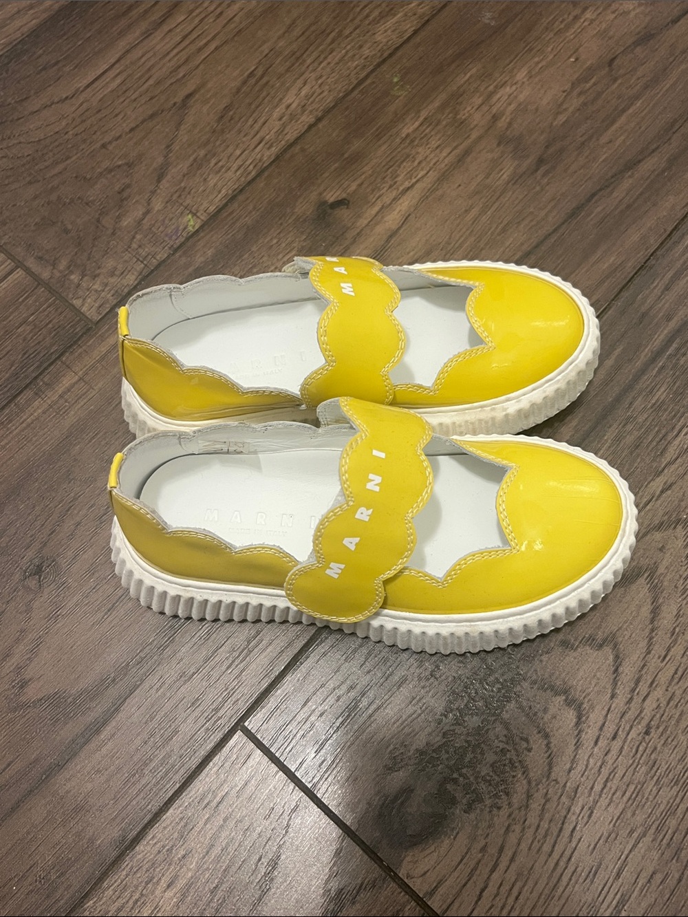 Marni Kids Bright Yellow Patent Slip-On Sneakers with Scalloped Strap